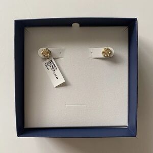 Dainty 14k Gold Floral Stud Earrings
